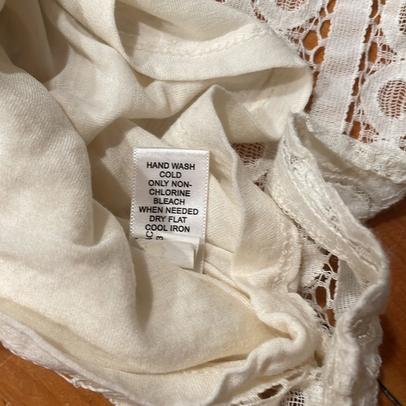 Banana Republic Off White Top Cap Sleeve Lace Lined side zip Cream Color Size 2 - Picture 5 of 9